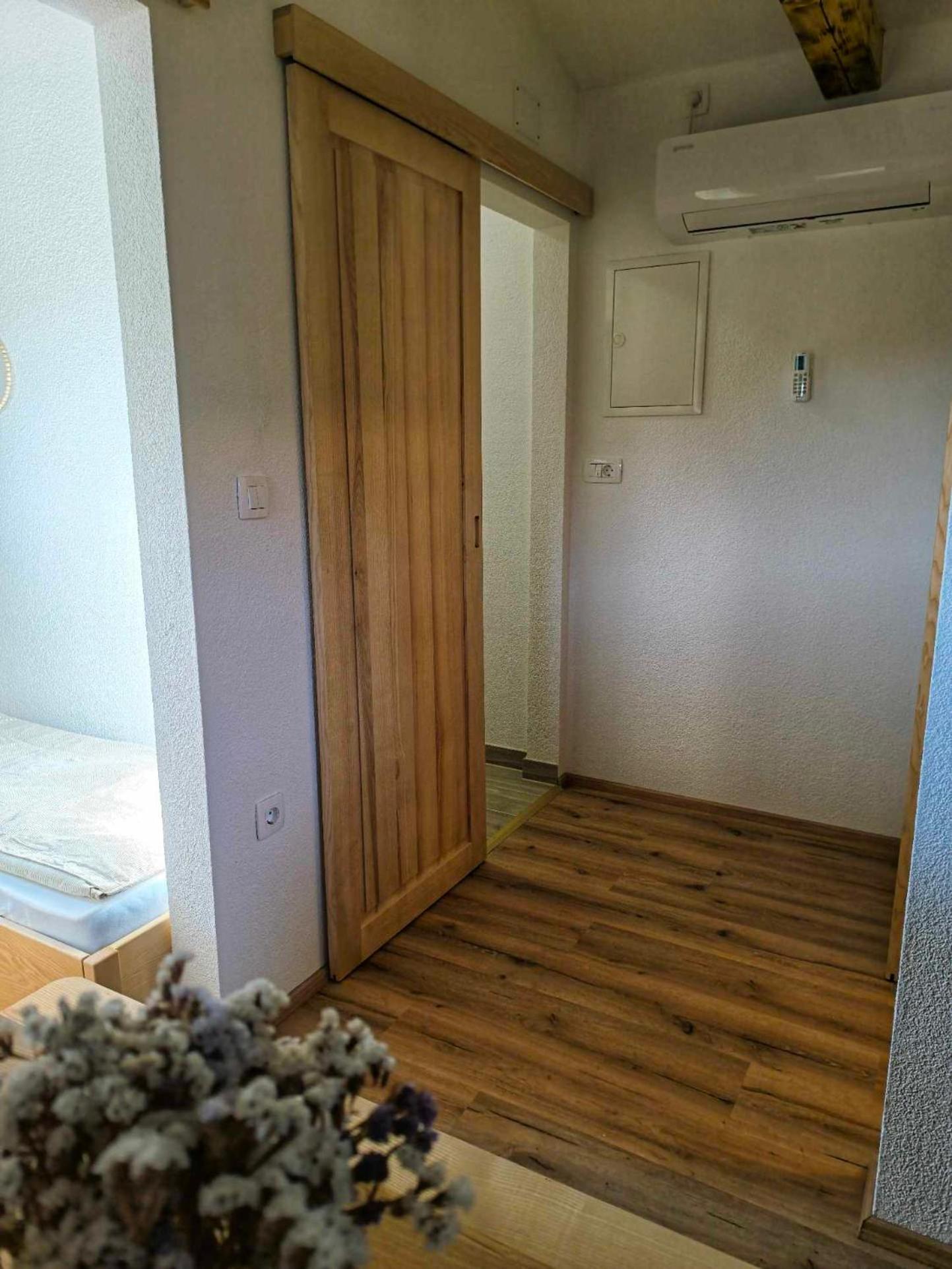 Vila Tiny House Ziri Exteriér fotografie